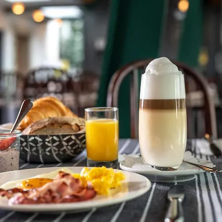 Hofgarten Hotel 4*