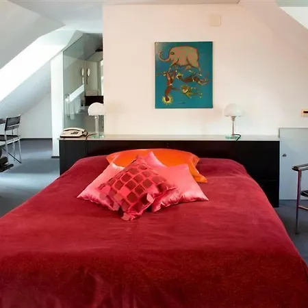 Hofgarten 4*