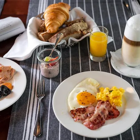 Hotell Hofgarten 4*